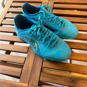 Nike Mercurial Vapor 14 Academy Turf Soccer Shoes Kids Sz 2Y